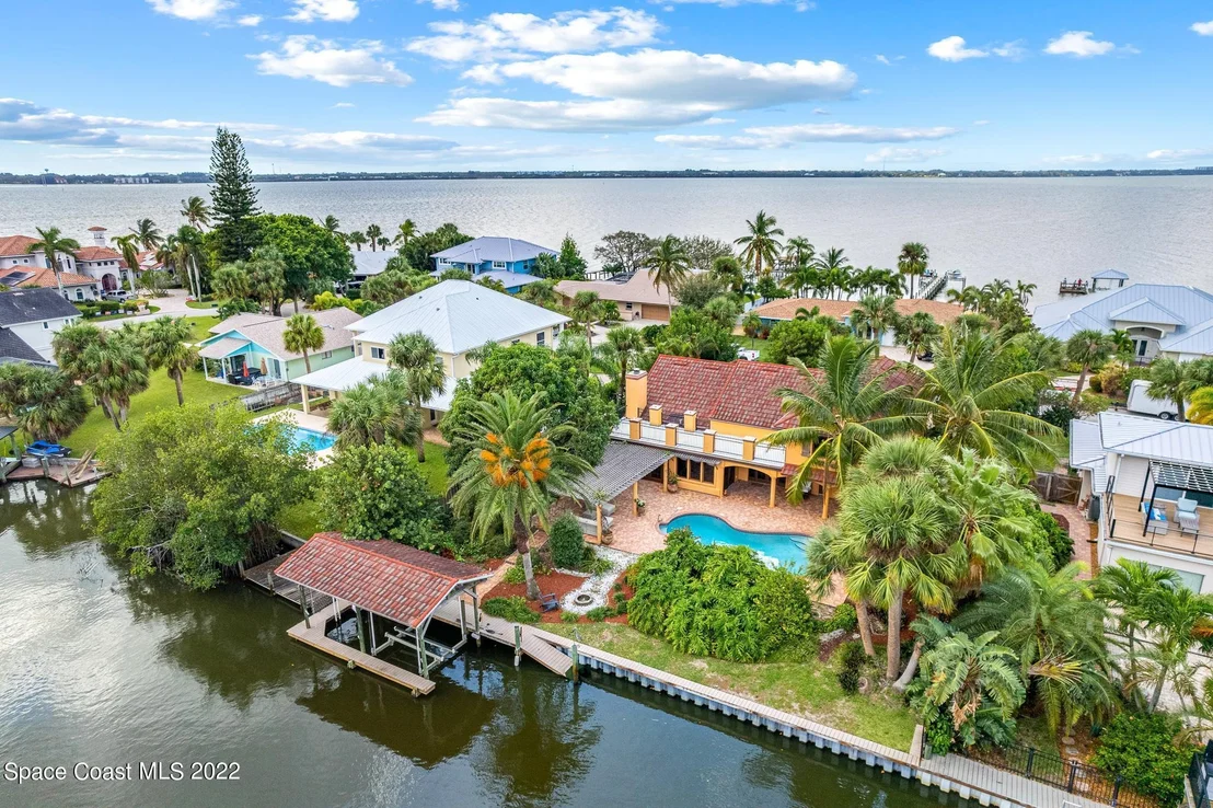 Photo of 442 Riverview Lane