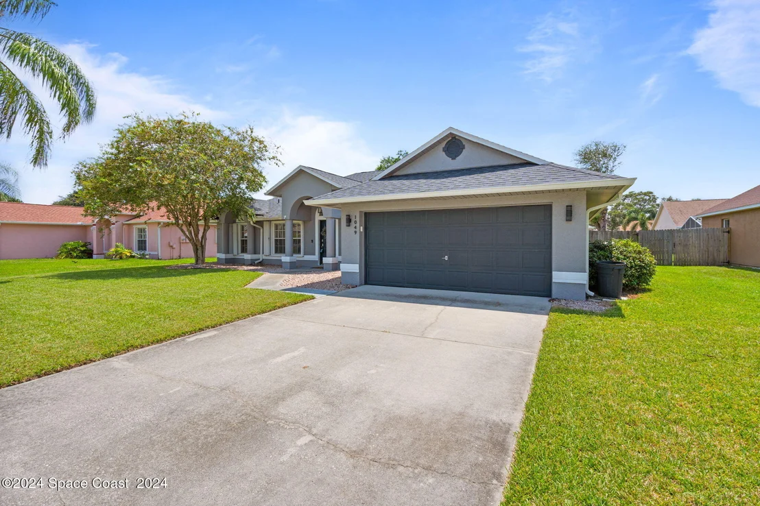 Photo of 1049 Jacaranda Circle