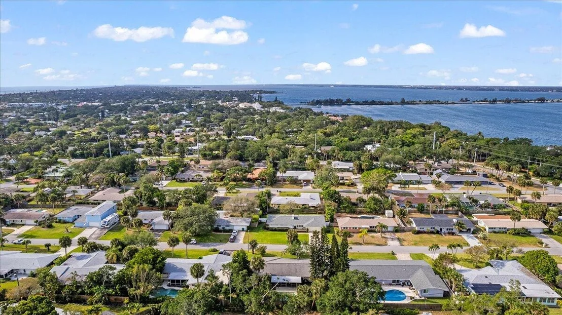 Photo of 550 Seabreeze Drive