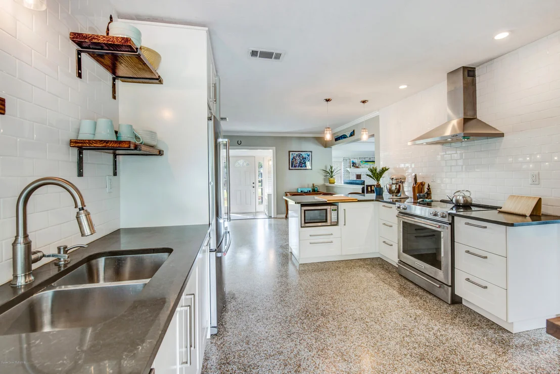 Photo of 212 1st Avenue