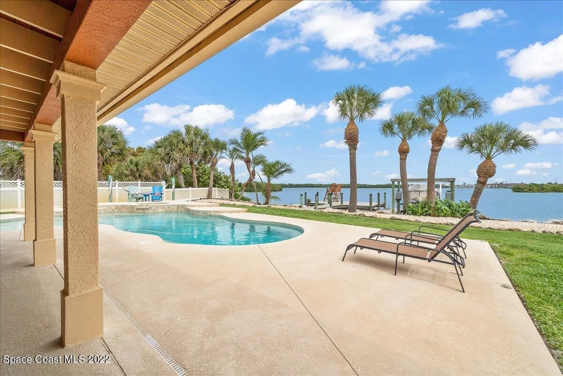 Photo of 83 W Bay Drive