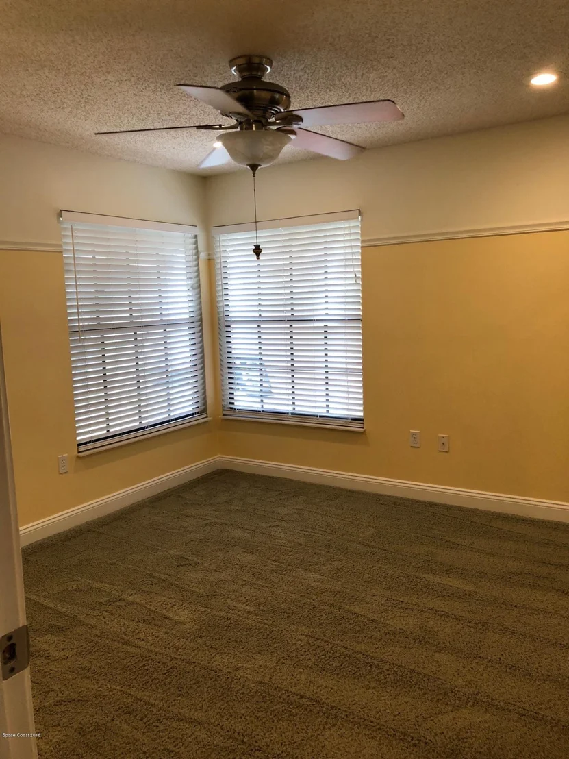 Photo of 1237 Lakeview Drive