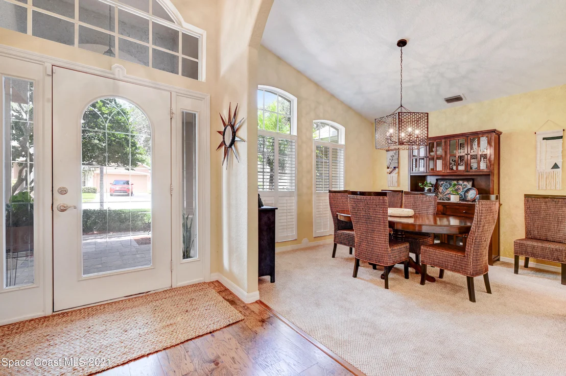 Photo of 992 Carriage Hill Road