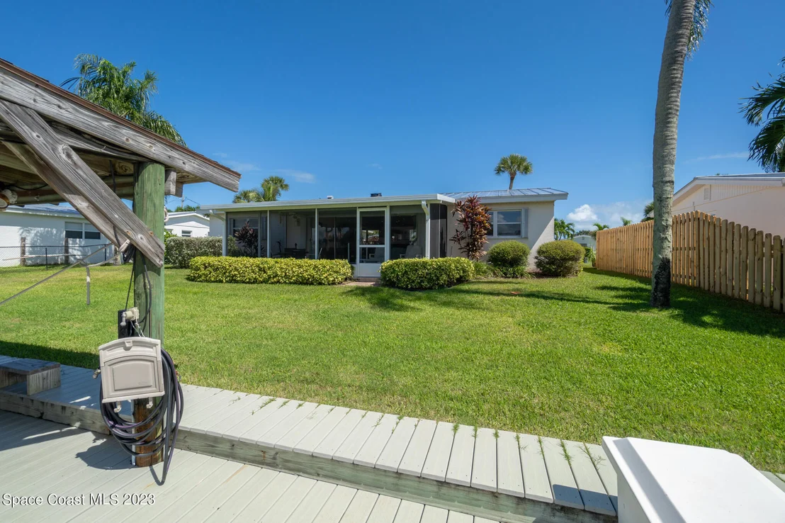 Photo of 209 River Road