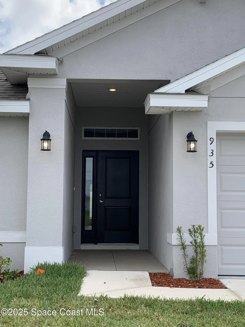 Photo of 1005 Kylar Drive NW