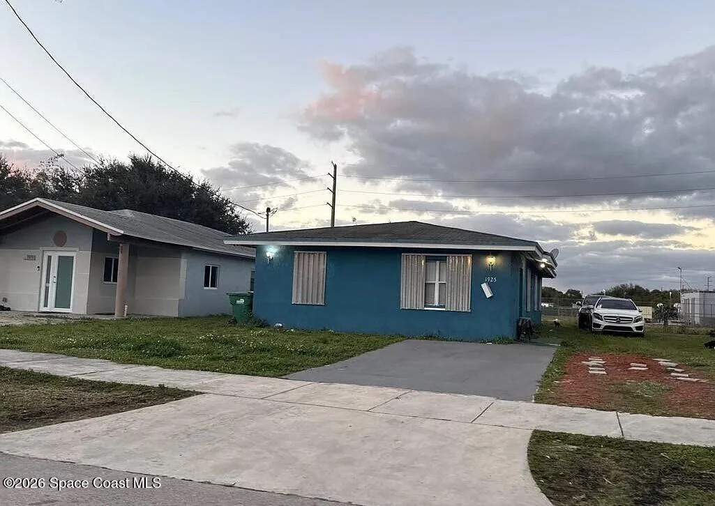 Photo of 1925 NW 155th Street