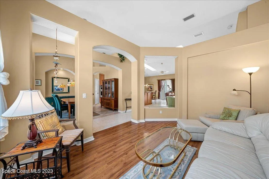 Photo of 369 Lake Victoria Circle