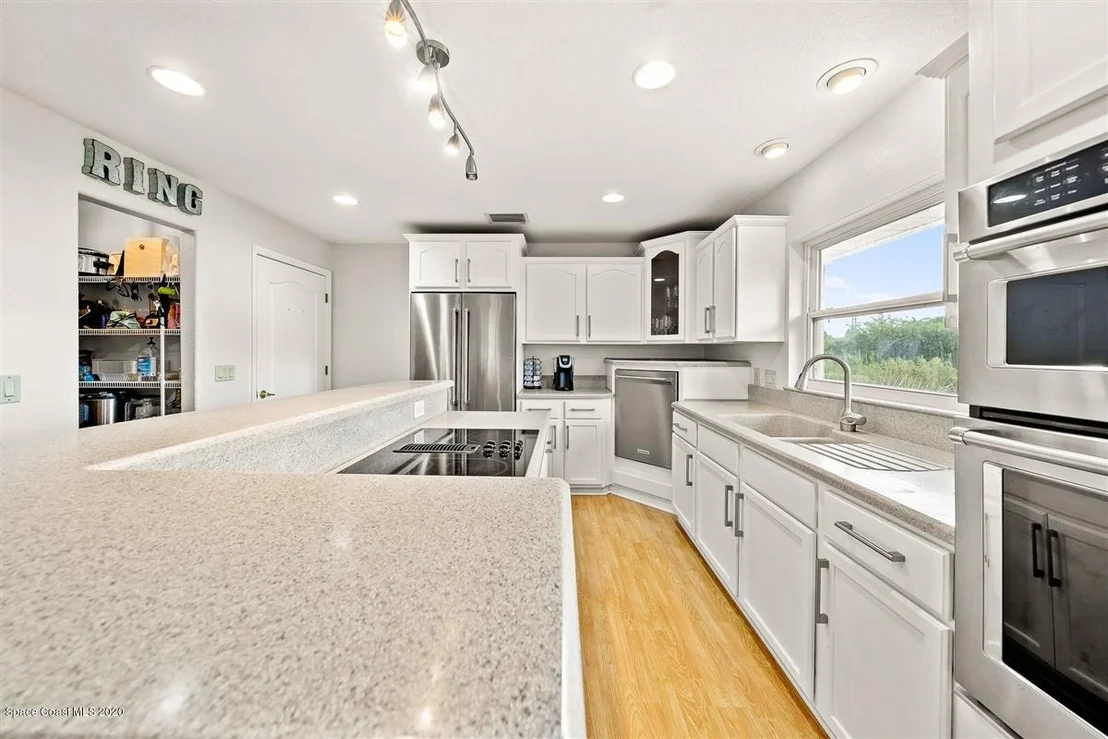 Photo of 4901 Evinrude Road