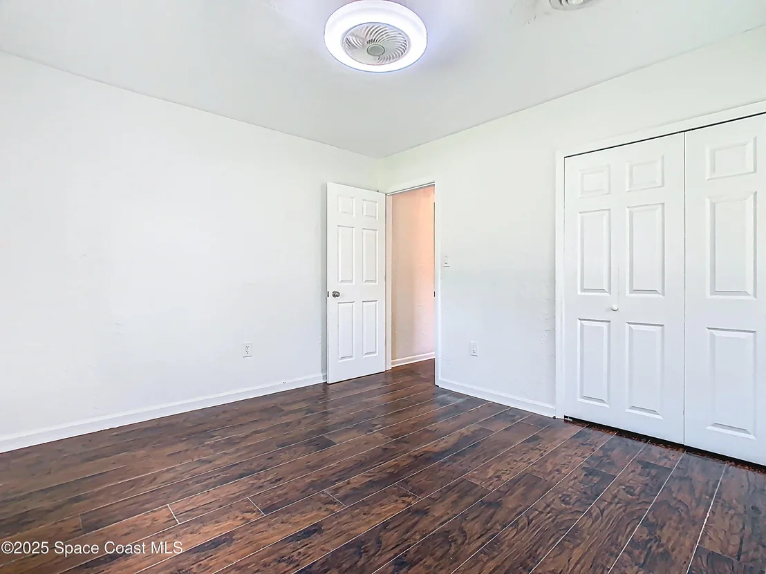 Photo of 819 W Whitmire Drive