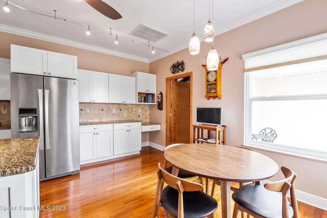 Photo of 1945 Golf Vista Boulevard