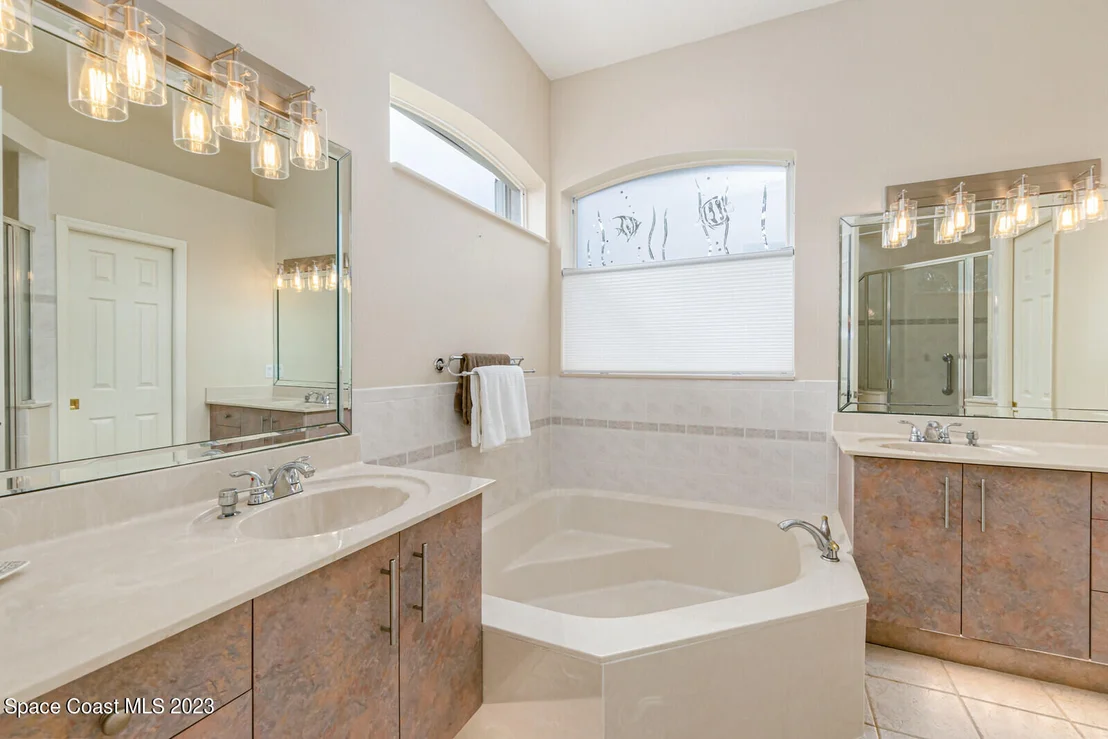 Photo of 859 Villa Drive