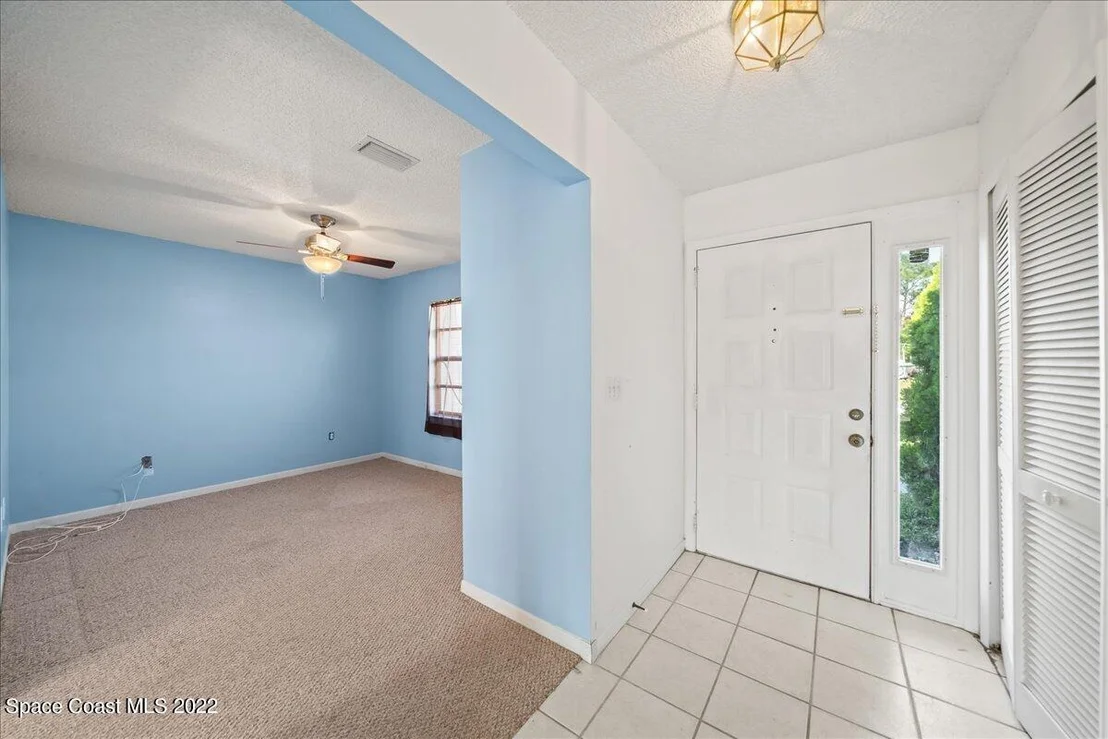 Photo of 811 Lyons Circle NW