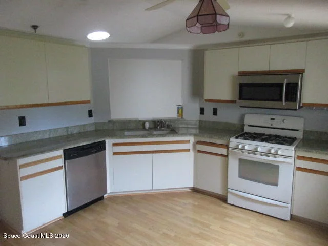 Photo of 6927 Hammock Lakes Drive