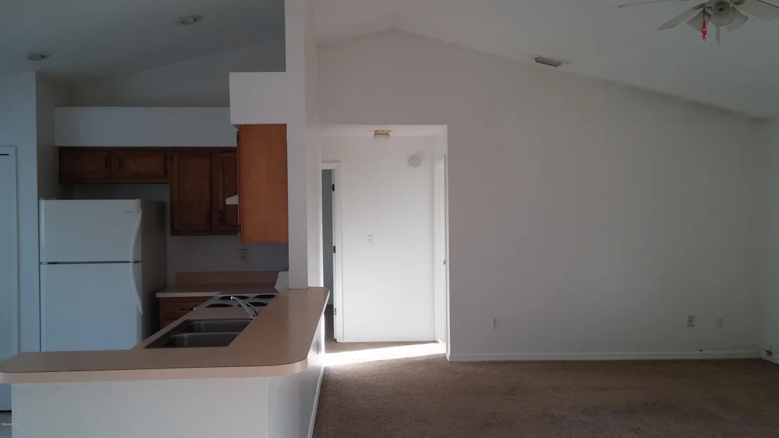 Photo of 5961 Midway Avenue