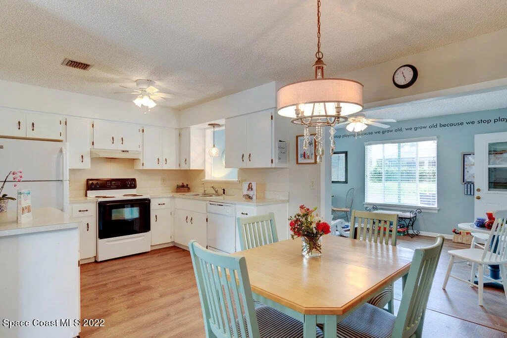 Photo of 1049 Carnation Drive