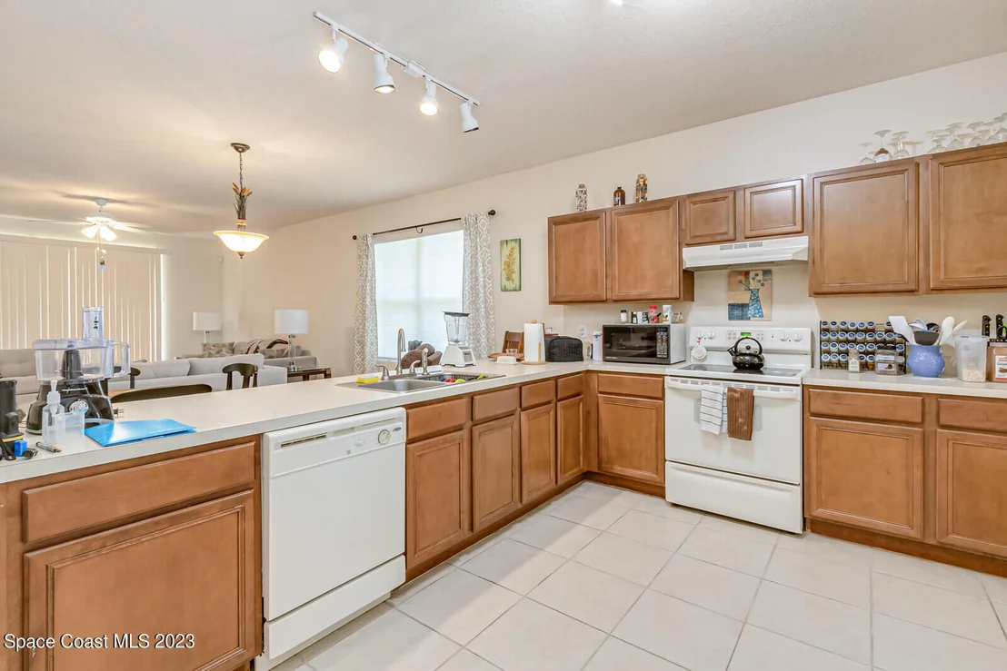 Photo of 881 Benton Drive