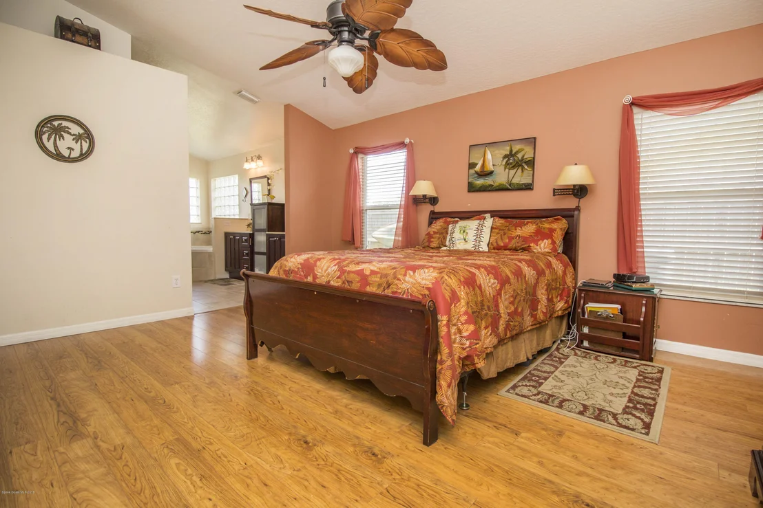 Photo of 1041 Pelican Lane