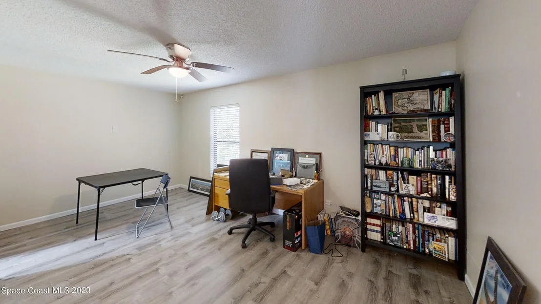 Photo of 295 Bayhead Drive