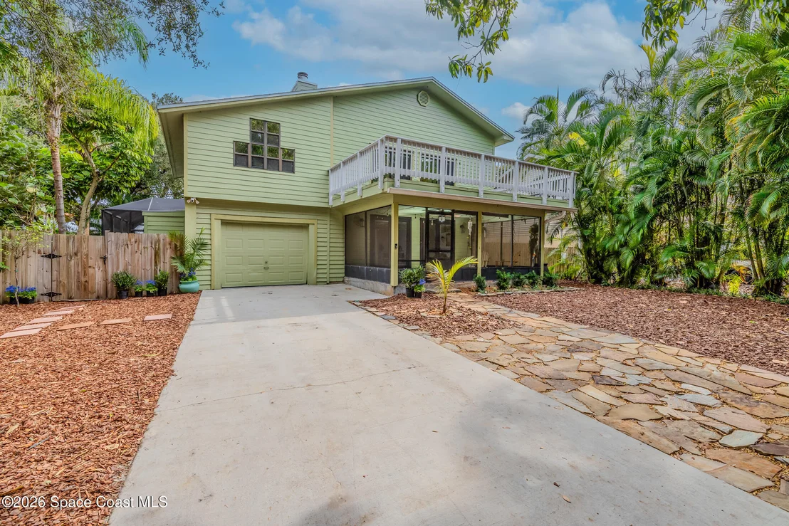 Photo of 5925 Riverside Drive