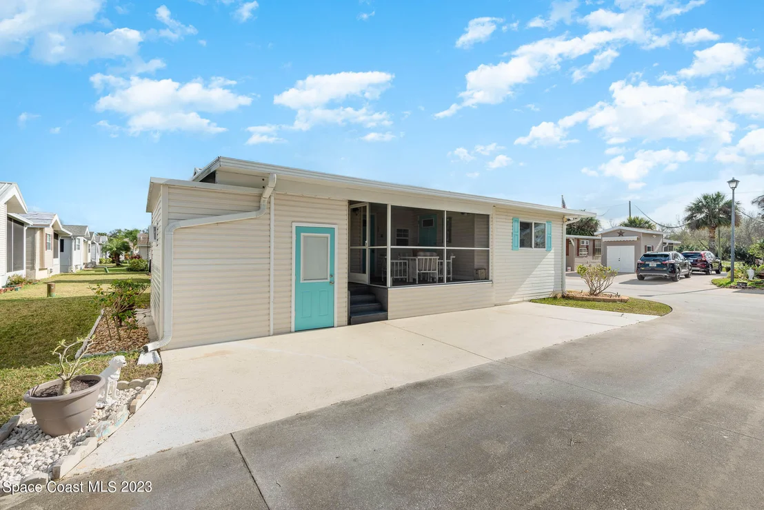 Photo of 3000 Frontier Drive