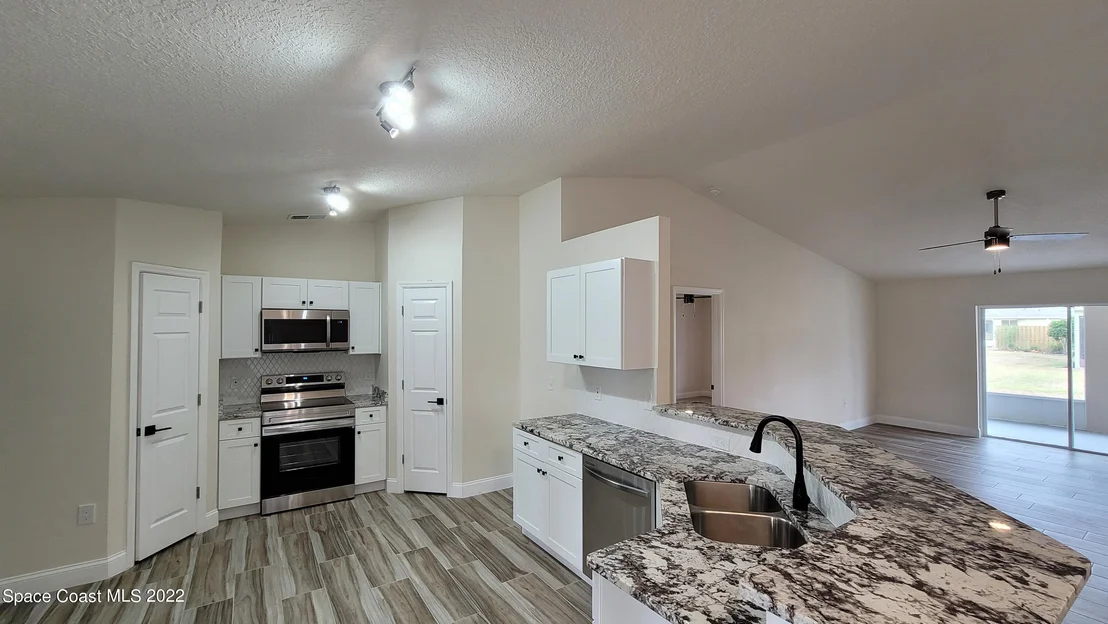 Photo of 2111 Spring Creek Circle NE