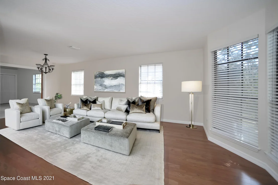 Photo of 986 Whisperpine Drive