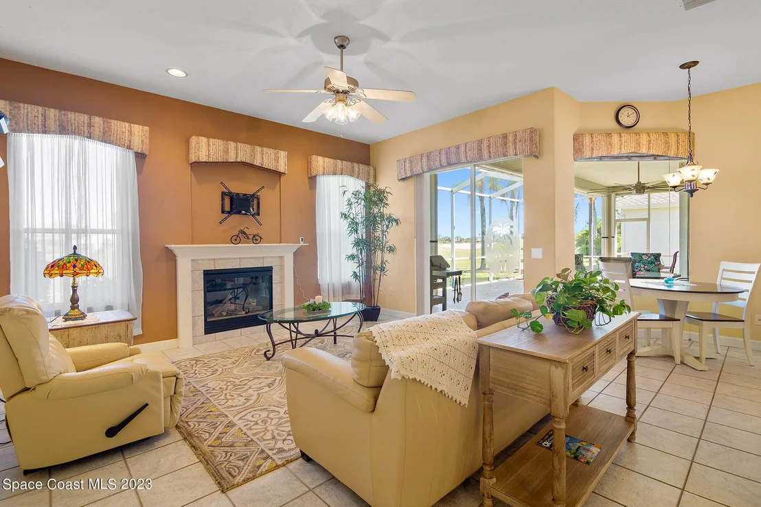 Photo of 2563 Canterbury Circle