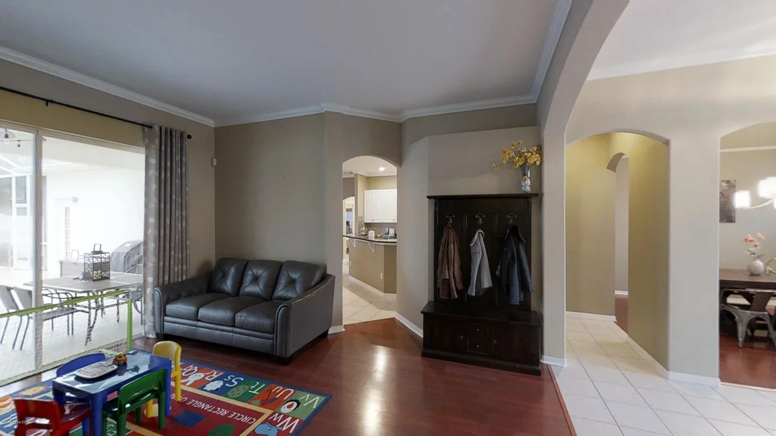 Photo of 975 Carriage Hill Road
