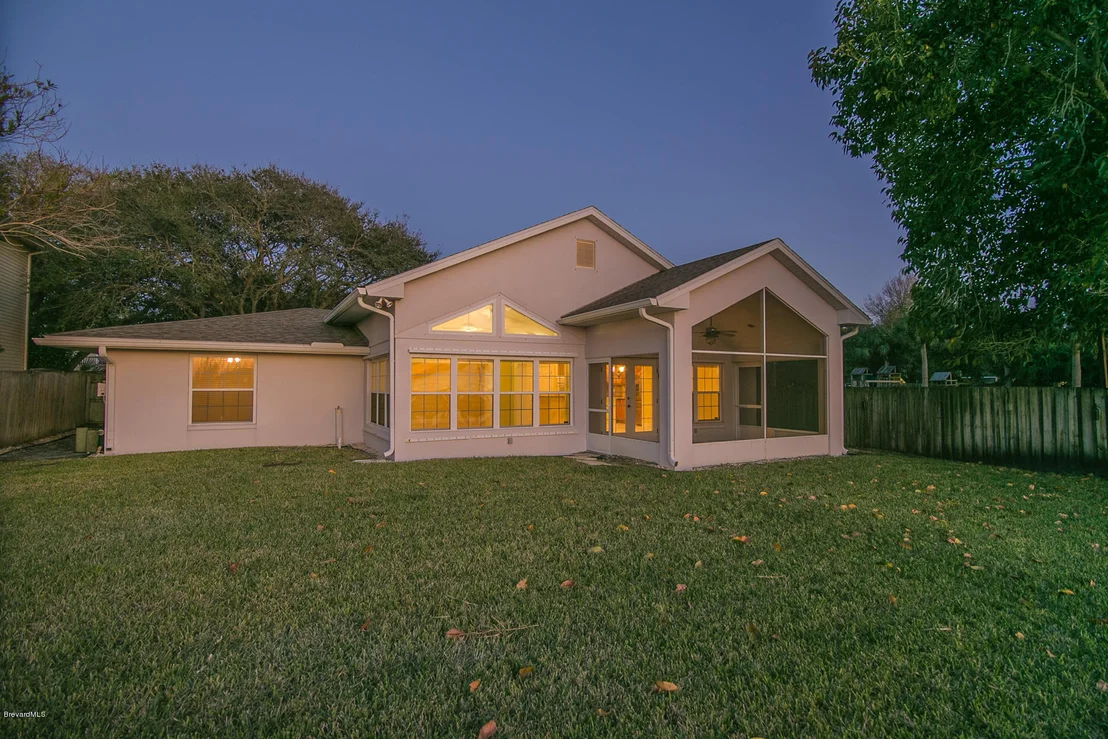 Photo of 5940 Riverside Drive