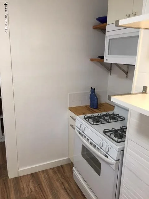 Photo of 801 Line Street