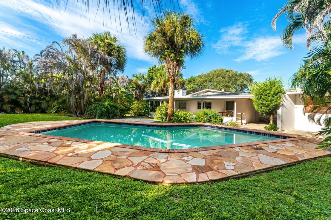 Photo of 317 Cocoa Avenue