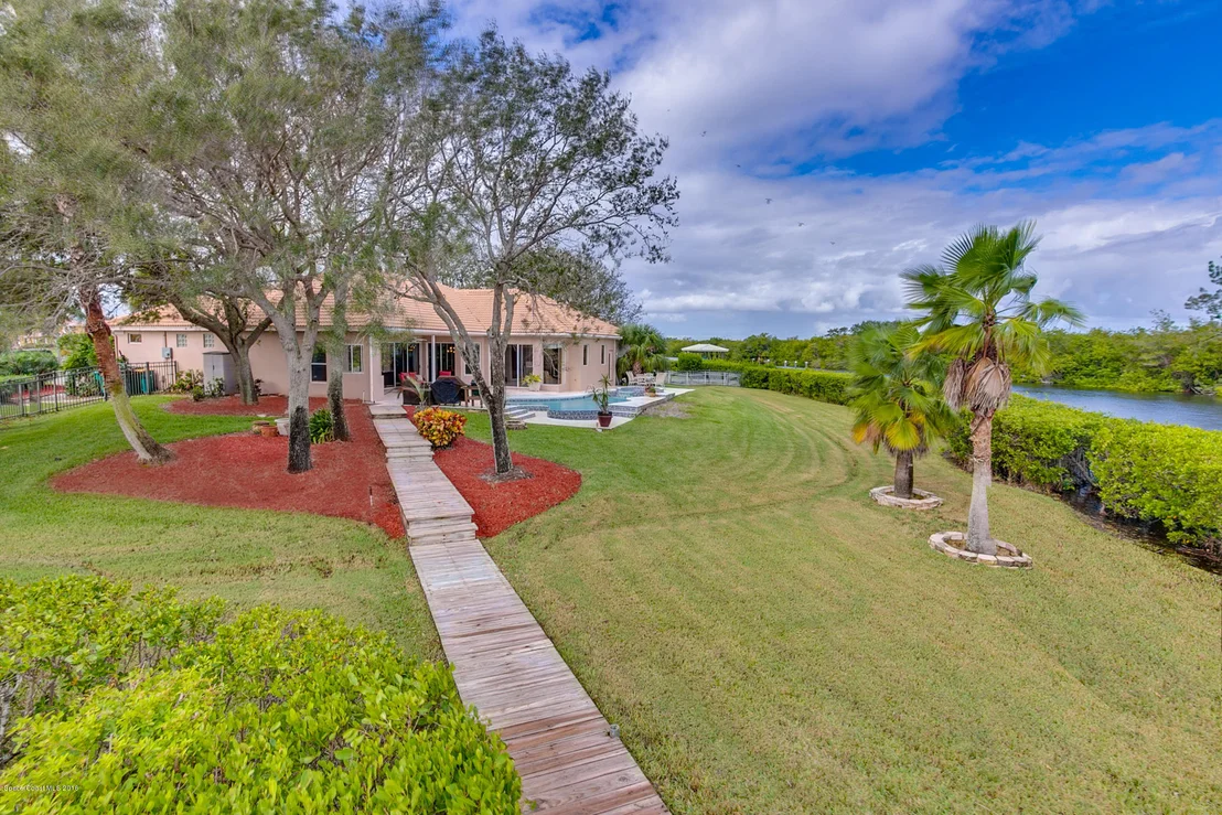Photo of 256 Lanternback Island Drive