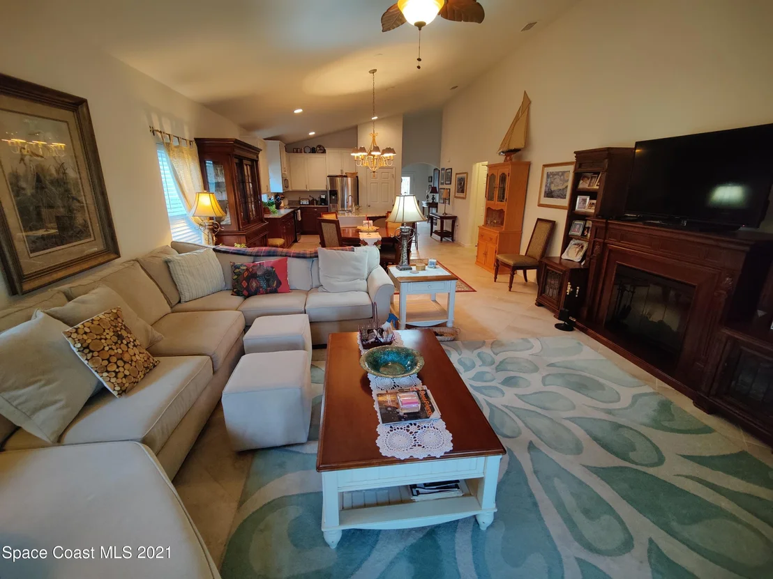 Photo of 571 Trymore Drive SE
