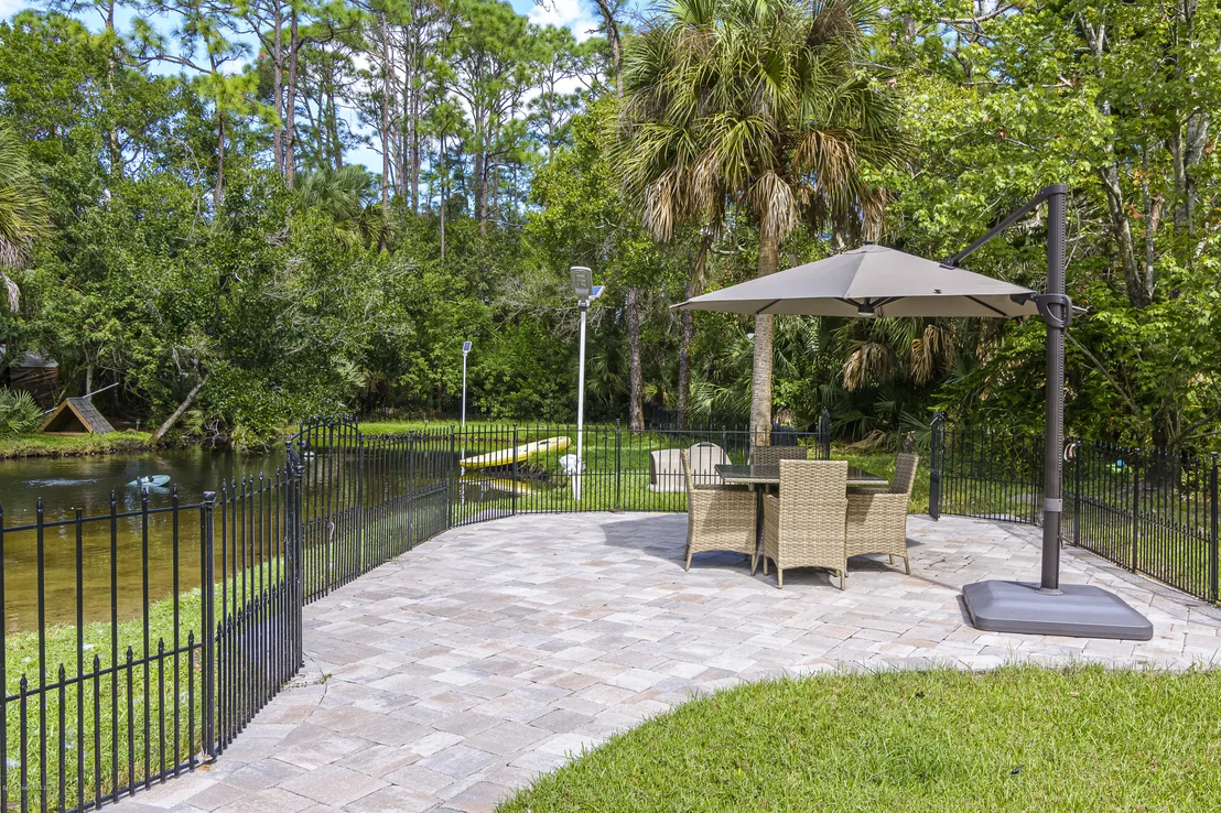 Photo of 4085 Lake Washington Road
