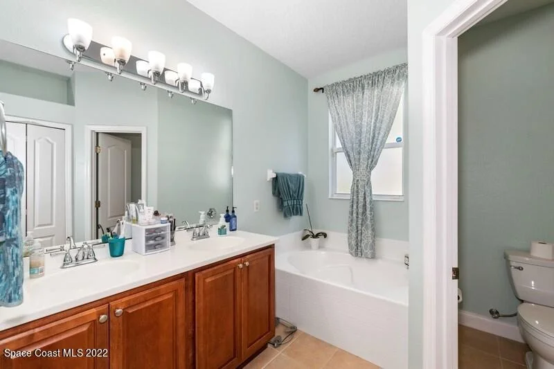Photo of 461 Waterside Circle