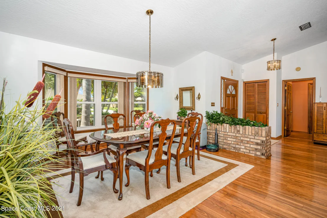 Photo of 1353 Silver Lake Drive