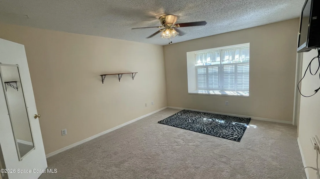 Photo of 865 Bracken Terrace NE
