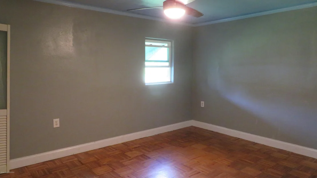 Photo of 152 NW Irwin Avenue