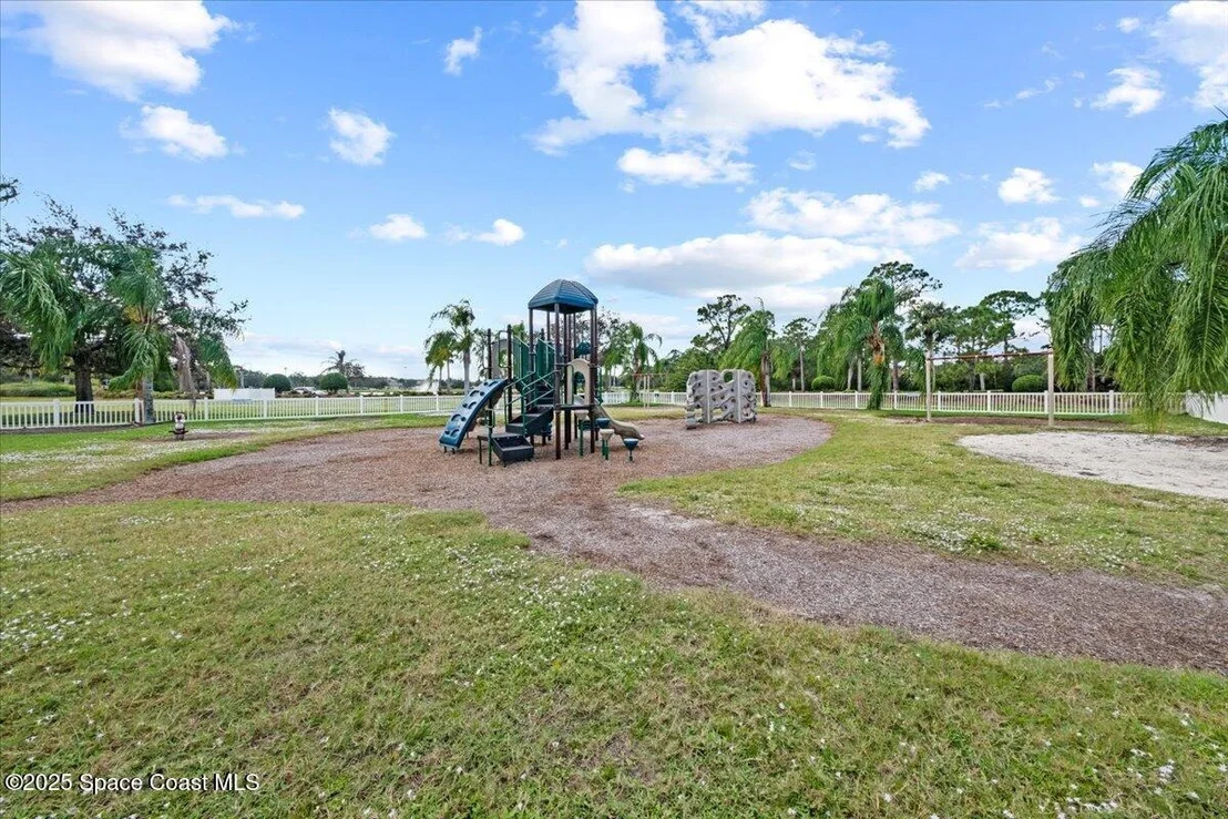 Photo of 2100 Windbrook Drive SE