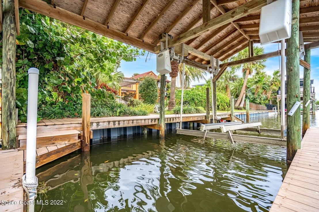 Photo of 442 Riverview Lane