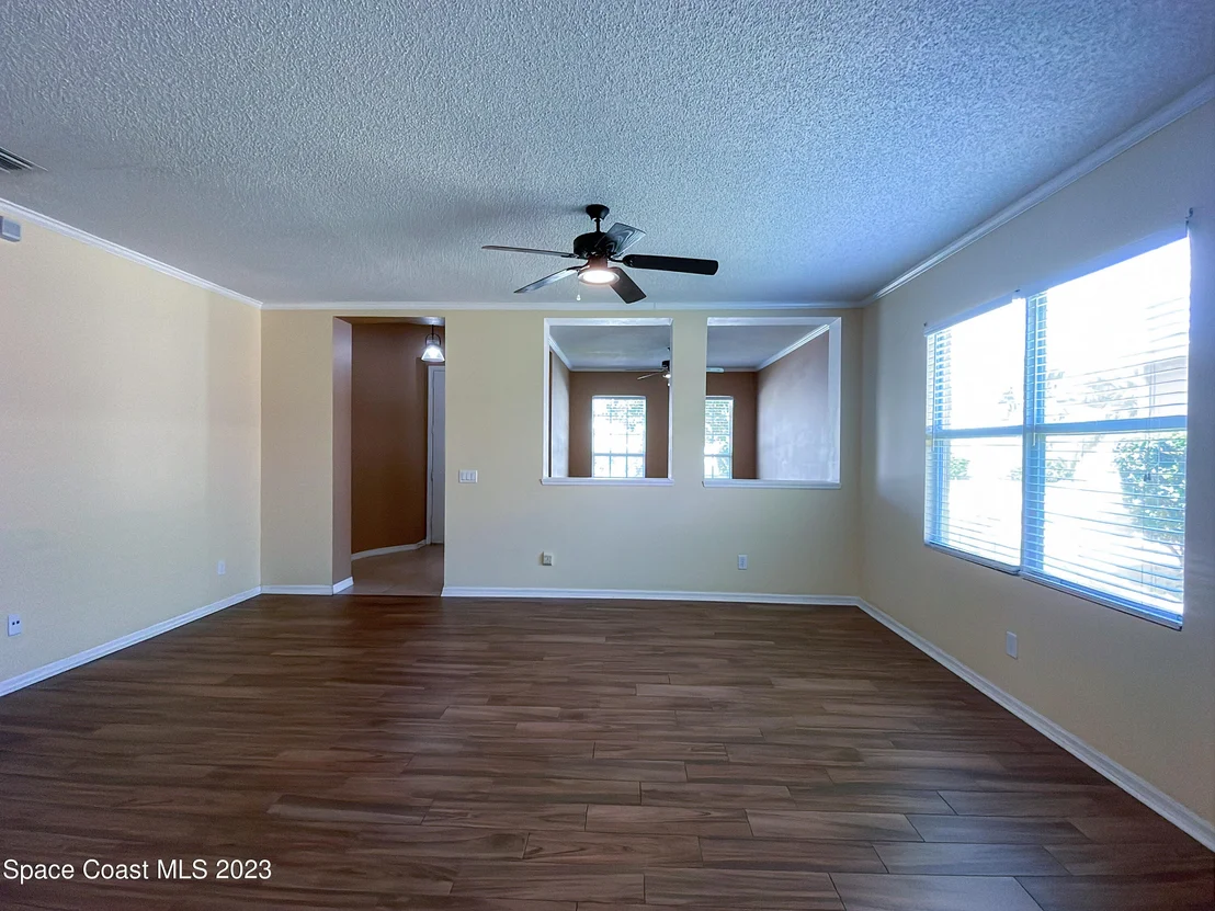 Photo of 978 Riviera Point Drive