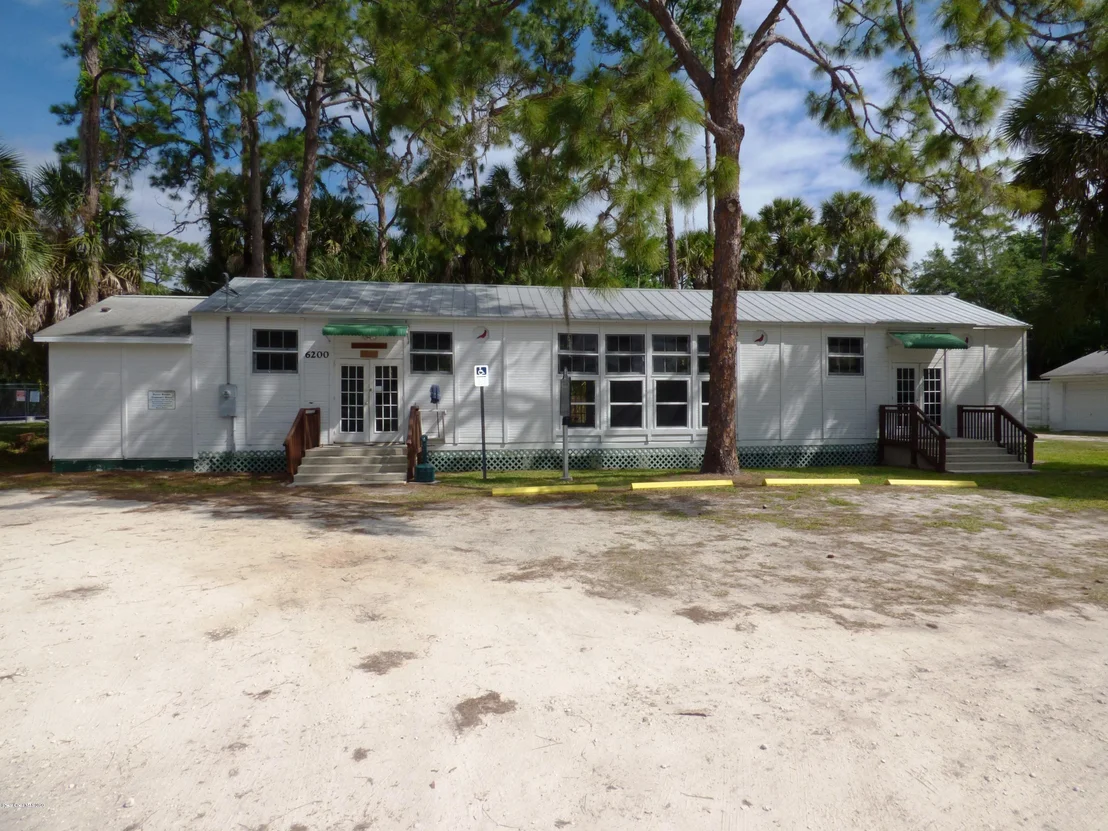 Photo of 6737 Sheridan Road
