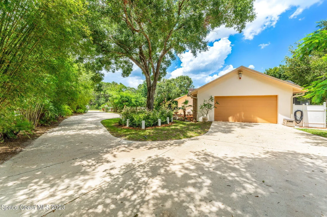 Photo of 2499 Hideaway Lane