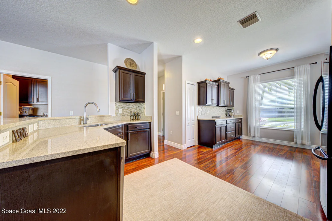 Photo of 1482 Hemingway Boulevard