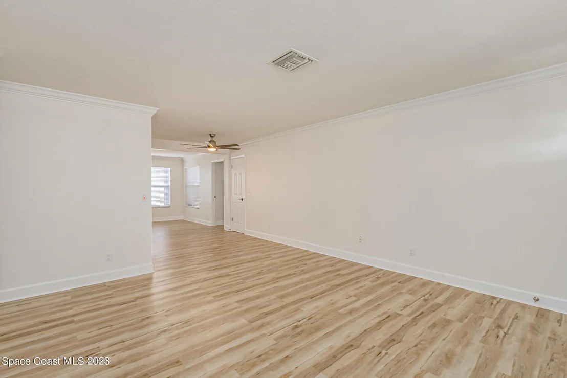 Photo of 842 Ixora Drive