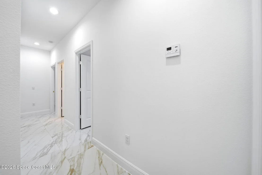 Photo of 2180 Cogan Drive SE