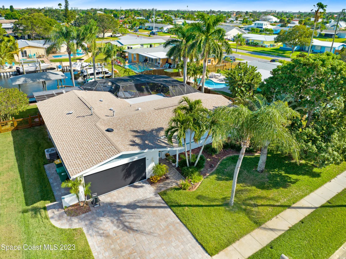 Photo of 405 Thrush Drive