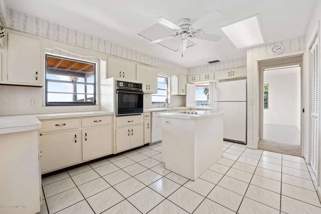 Photo of 447 Riverview Lane