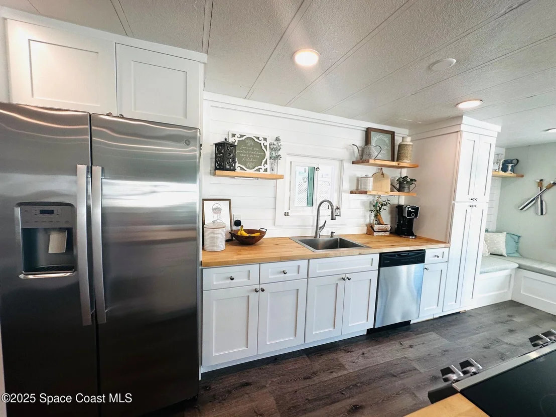 Photo of 708 Lark Drive
