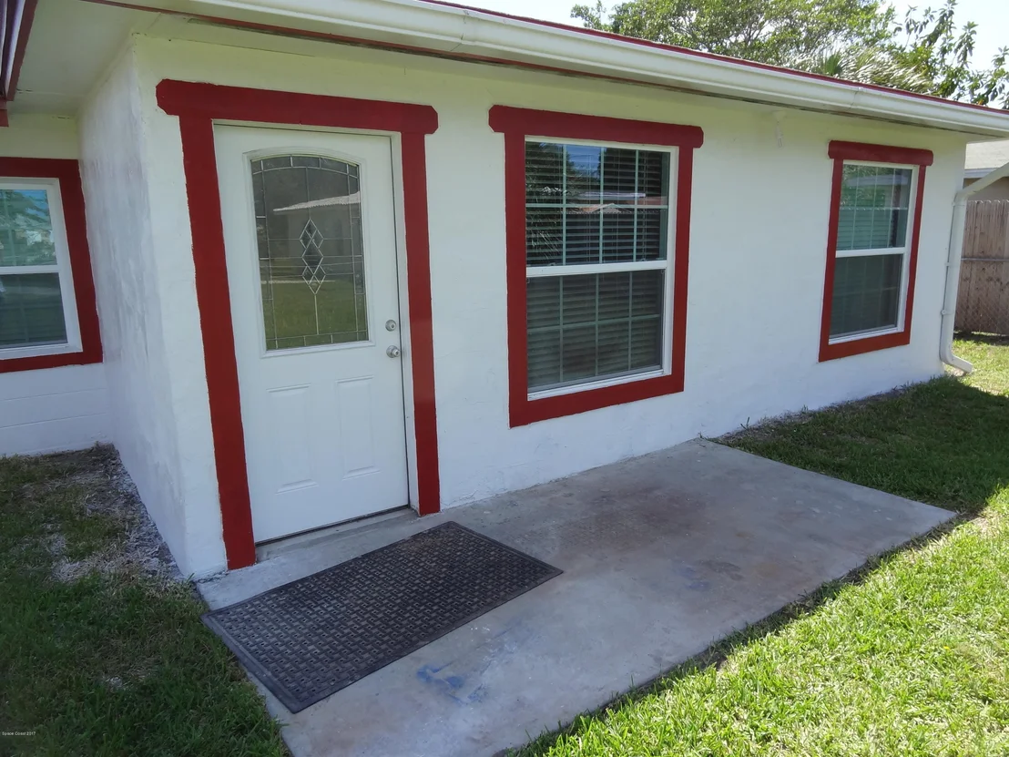 Photo of 829 Camellia Drive